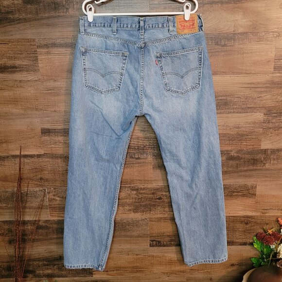 Levi's Jeans Mens 38x32 Measures 36x30 Straight Leg 505 Medium Light Wash - Picture 2 of 11